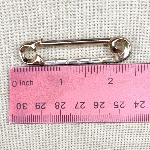 Vintage baguette safety pin brooch - Picture 5 of 11